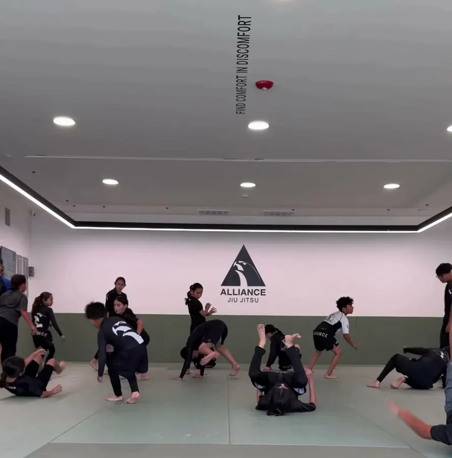 No-Gi kids class warming up